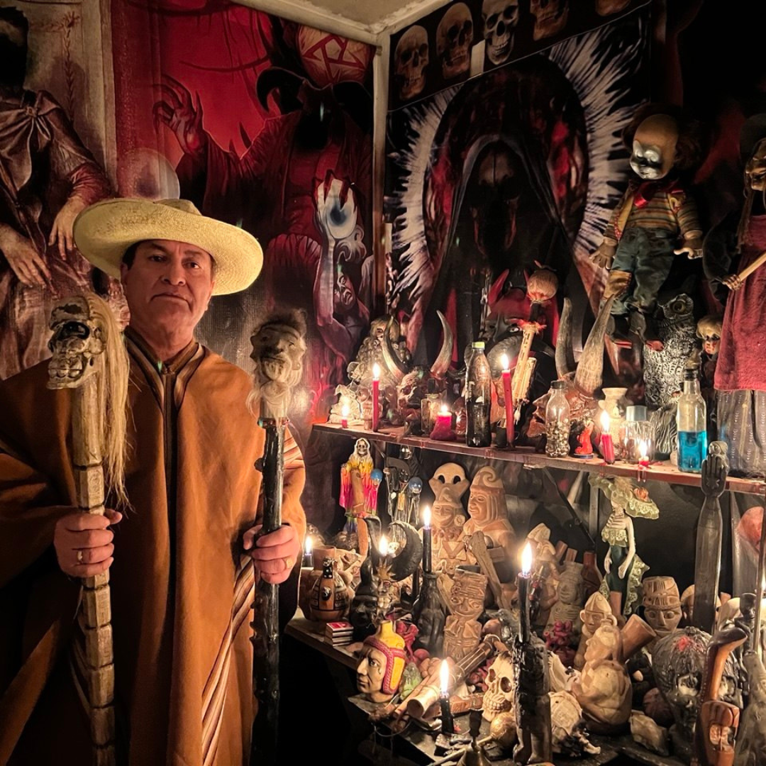MAESTRO GIORDANO EN ALTAR DE DOMINIO  Y HUMILLACIÓN ESPIRITUAL